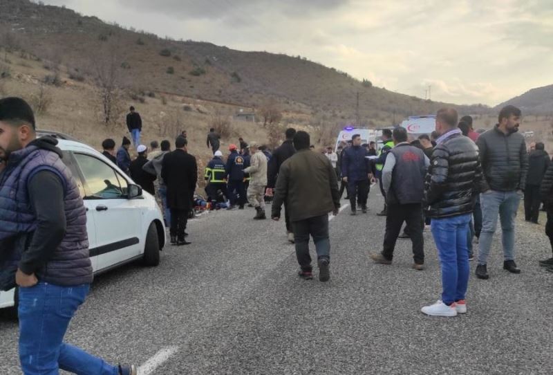 Mardin’de öğrenci servisi şarampole yuvarlandı: 14 yaralı