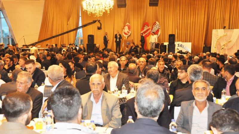 Ak Partili Kılıç, iftar yemeğinde partililerle bir araya geldi
