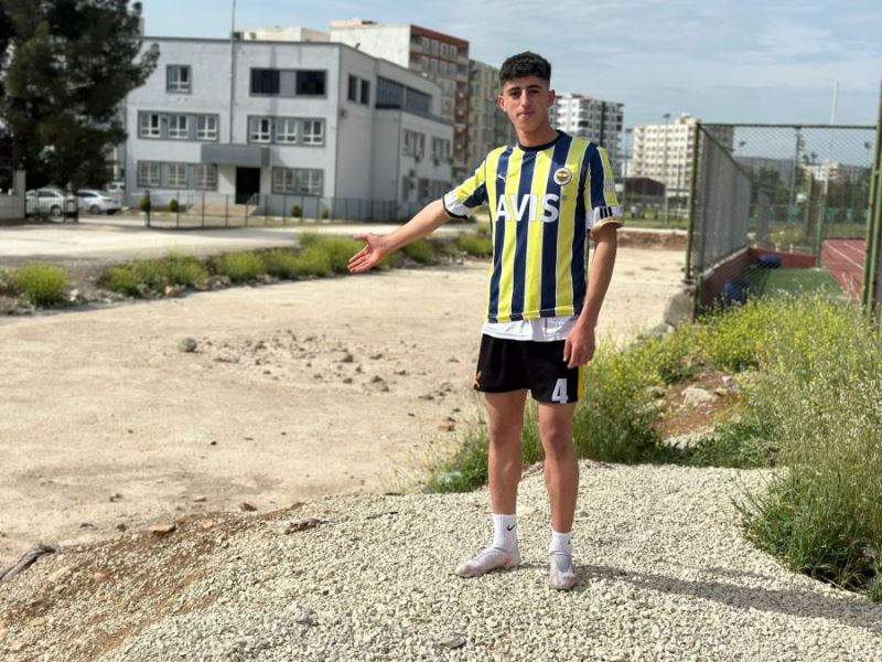 Kızıltepe’de gençlerin tribün isyanı! Temel atılalı 2 yıl geçti