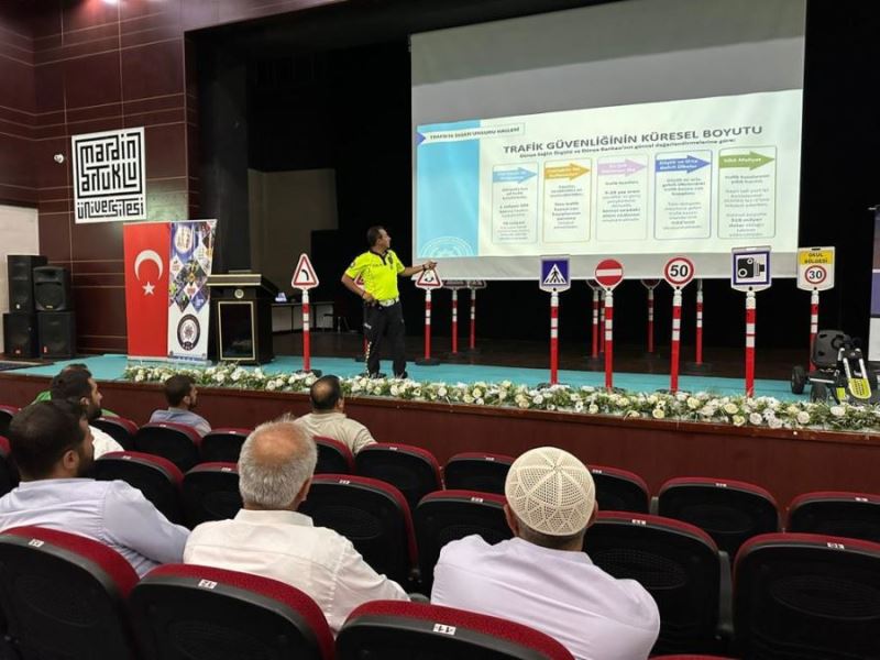 Mardin’de toplu taşıma şoförlerine eğitim verildi