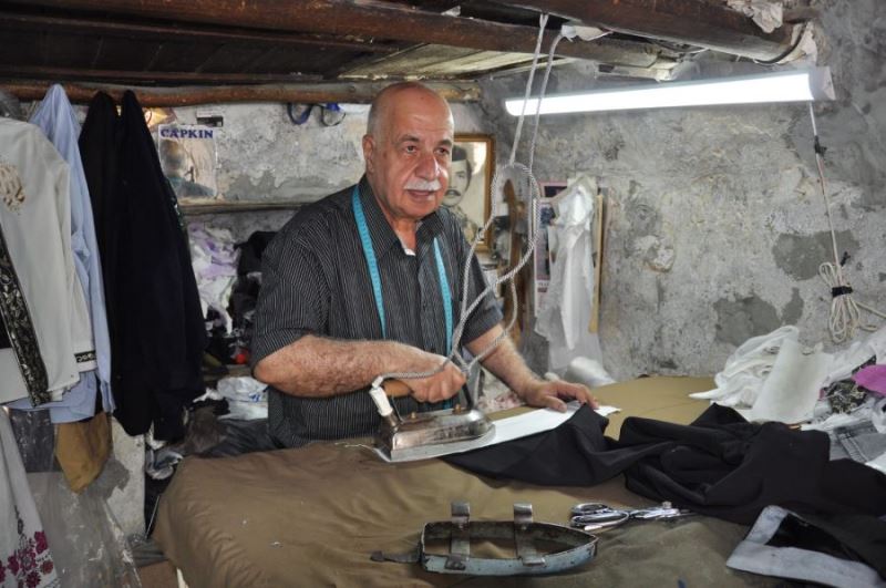60 yıl terzilik yaptı; 