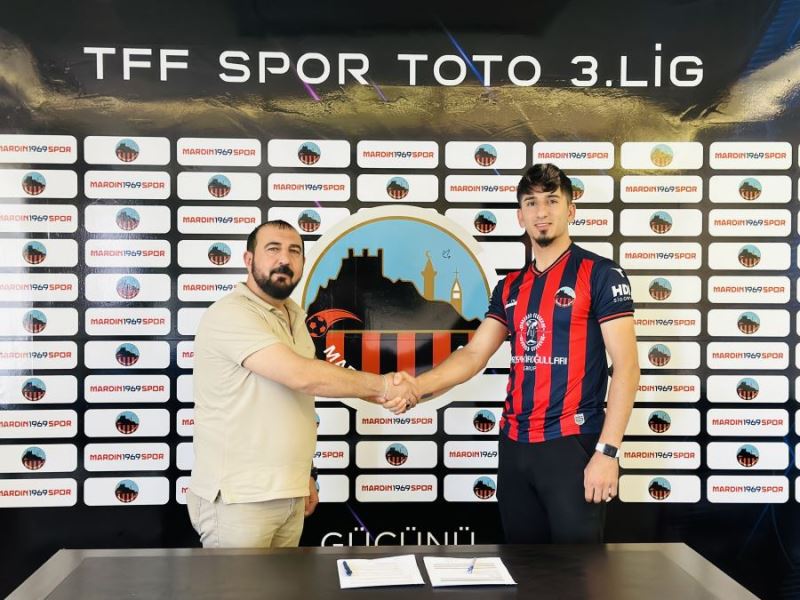 Emrullah Sayar kendisini Mardin 1969 Sporlu yapan imzayı attı