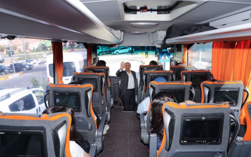 Vali Demirtaş, Gençleri Samsun’a Uğurladı