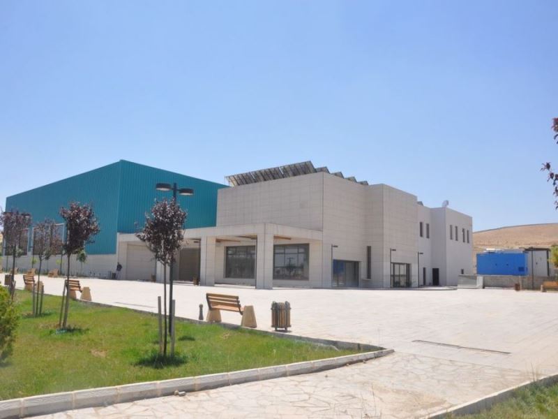 MAÜ Kapalı Yarı Olimpik Yüzme Havuzu Kapılarını Halka Açtı