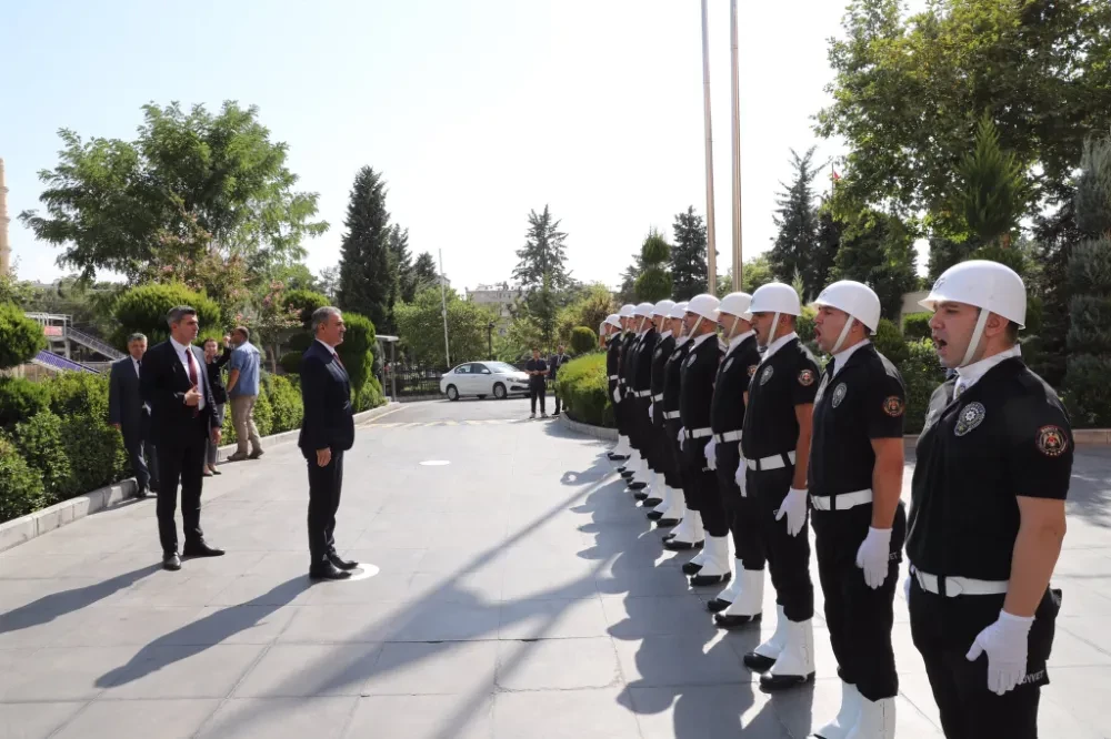 Vali Tuncay Akkoyun: “Kapımız ve gönlümüz vatandaşlarımıza her zaman açıktır.