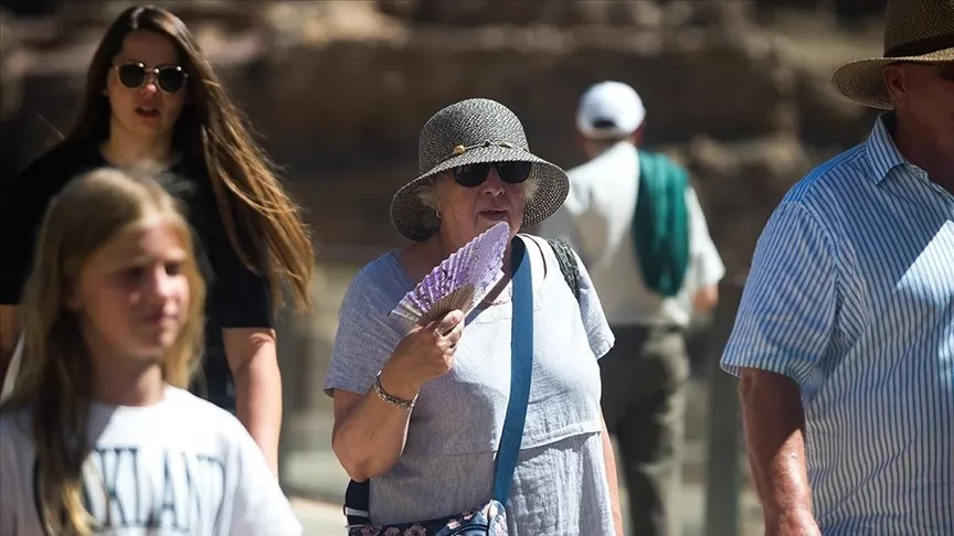 Küçük çocuklarda ve yaşlılarda sıcak çarpma riski artıyor