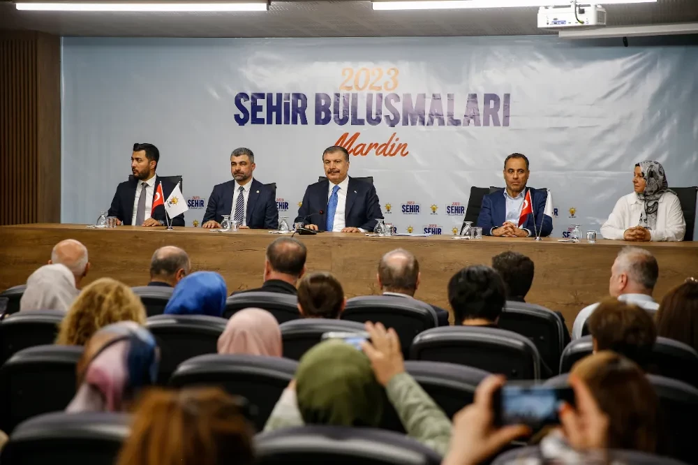 Sağlık Bakanı Koca, AK Parti Mardin İl Başkanlığında konuştu