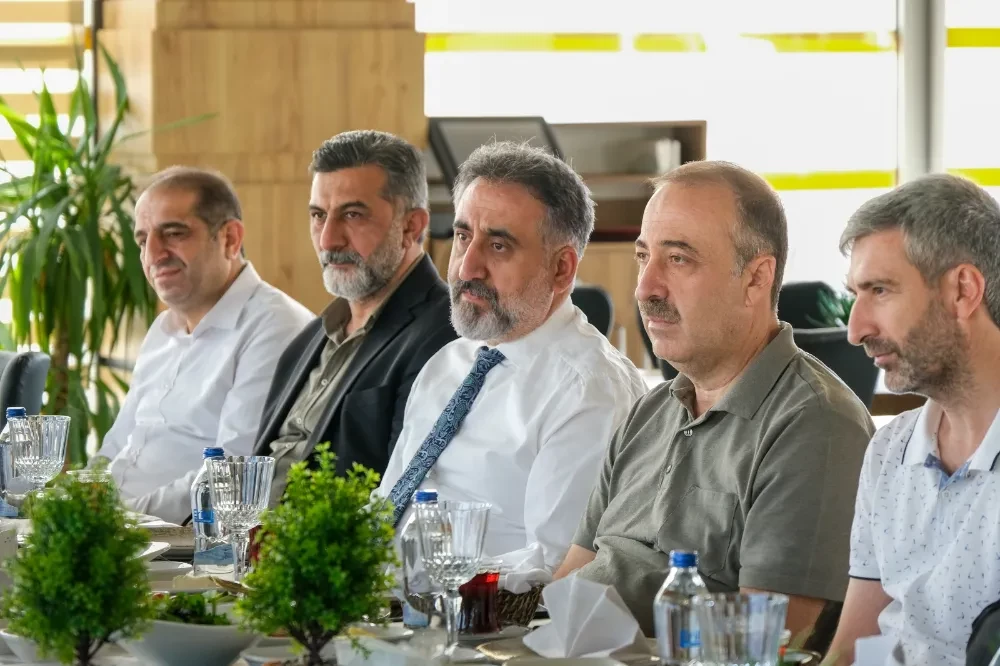 Mardin Artuklu Üniversitesi Rektörü Özcoşar Sivil Toplum Temsilcileriyle Buluştu