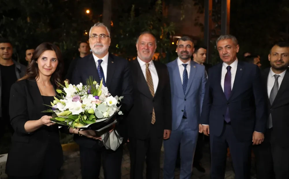 Bakan Işıkhan Artuklu Belediyesini Ziyaret Etti