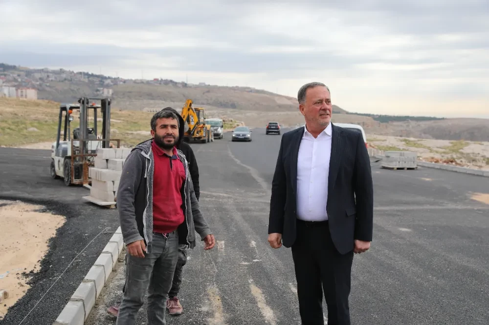 Dolunay Caddesinde Asfalt Serim Çalışmaları tamamlandı