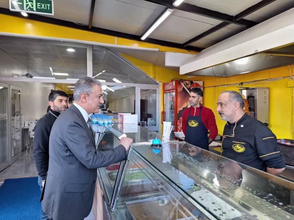 Mardin Valisi Akkoyun şoför, esnaf ve hastane ziyaretinde bulundu