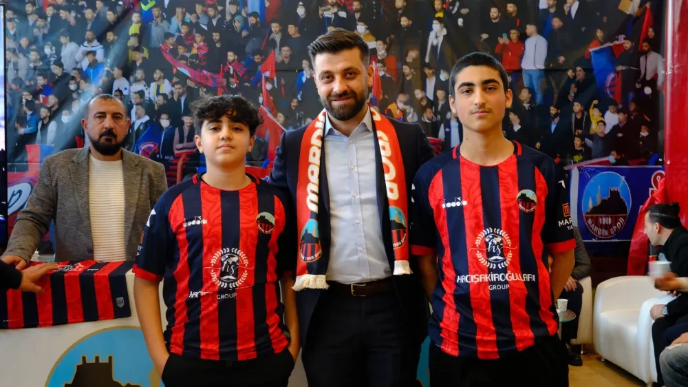 Rıdvan Aşar, kırmızı lacivert renklerimizle etkinliğe renk kattık