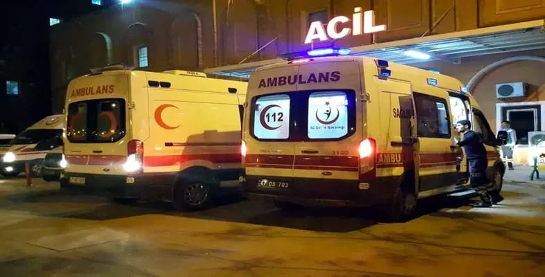 Kızıltepe’de şarampole yuvarlanan otomobilde 3 kişi yaralandı