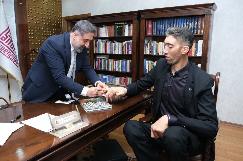 Dünyanın En Uzun İnsanına MAÜ Telkari Atölyesinden Özel Yüzük