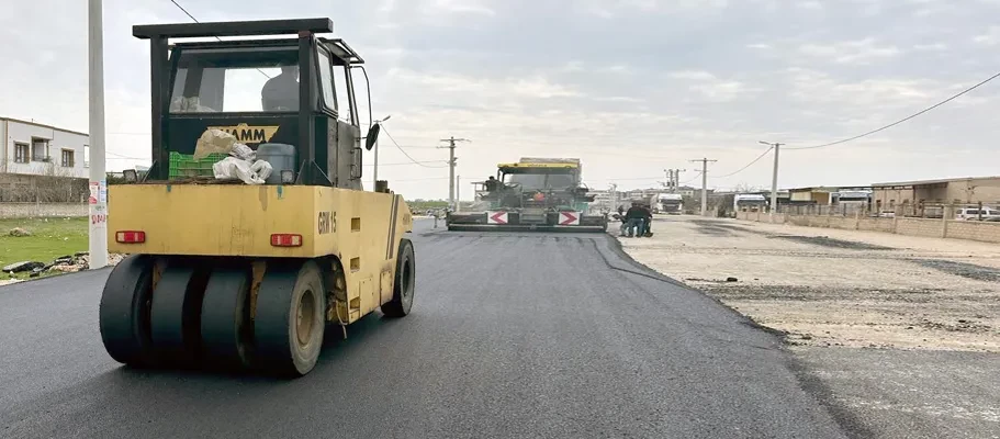 Mardin Büyükşehir Belediyesi Asfaltlama ve Parke Çalışmalarını Sürdürüyor
