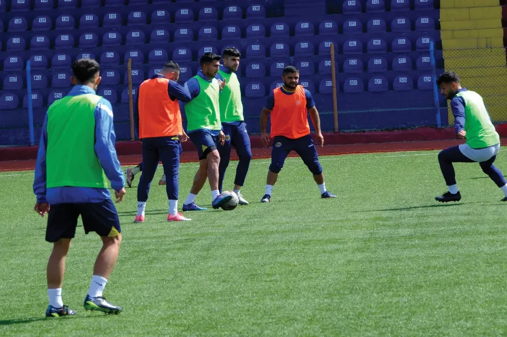 Kızıltepe 47 Spor, Mazıdağı 1937 Spor maçına hazırlanıyor