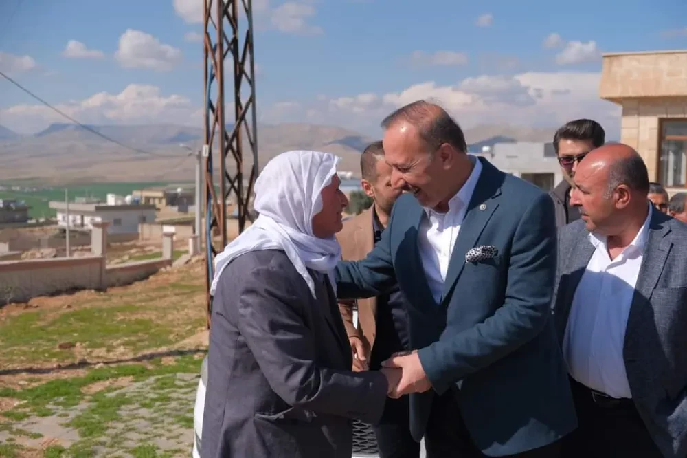 AK Parti adayı Erin, çalışmalarını sürdürüyor