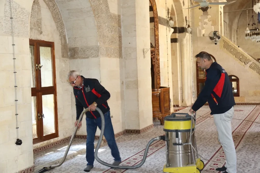 Mardin’de camilerde ramazan temizliği