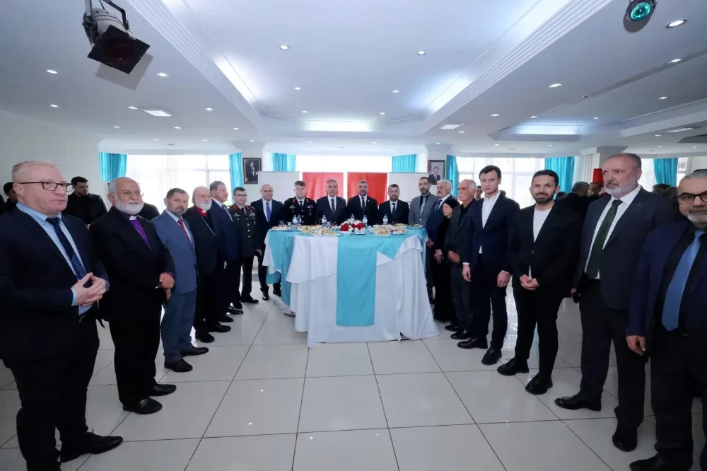 Vali Tuncay Akkoyun ev sahipliğinde bayramlaşma programı düzenlendi