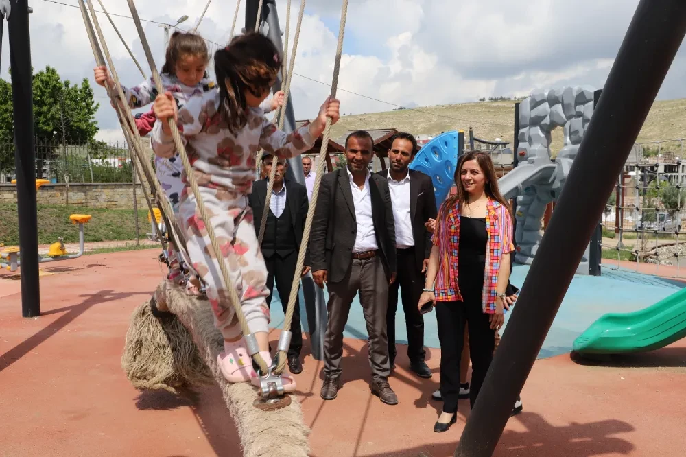 Eş Başkanlar Demir ve Uçuk parklarda inceleme yaptı