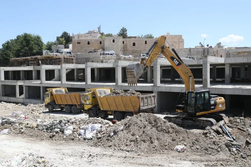 Birinci Caddede Yol Çalışması