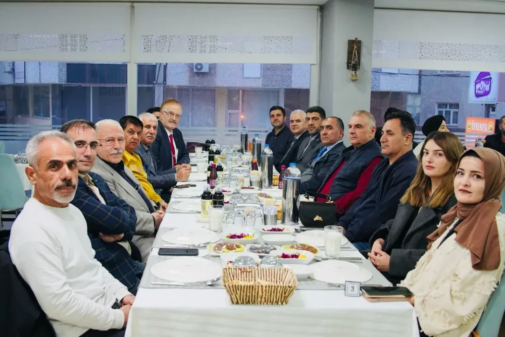 AK Parti Mardin İl Başkanı Mehmet Uncu Basın Mensuplarıyla İftarda Buluştu