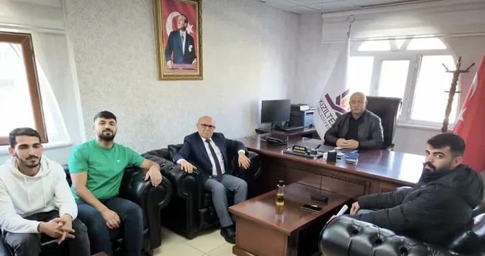 Kızıltepe Cumhuriyet Meydanı işportacı işgalinde