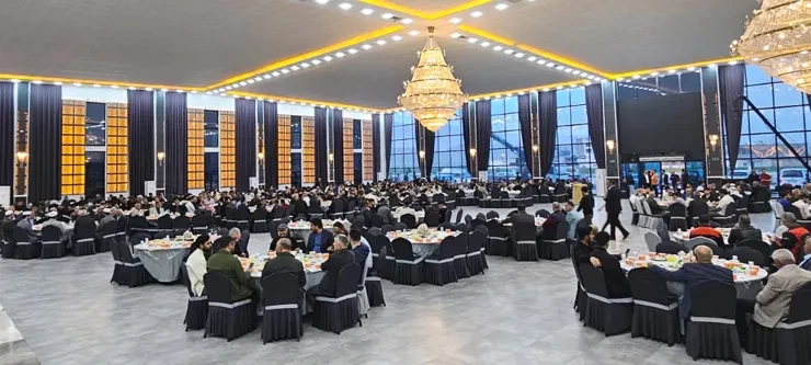 İş adamı Kutlucan’dan halka açık iftar yemeği