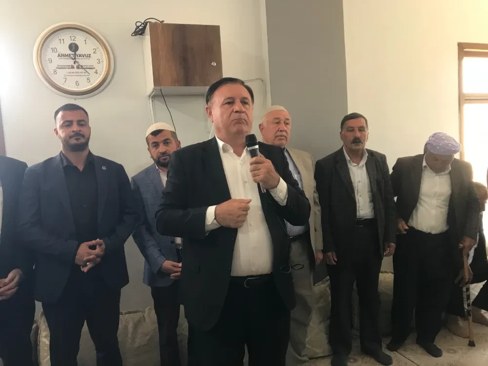 Manisa’da 1 kişinin ölümü,1 kişinin de yaralanmasıyla sonuçlanan olay, kan davasına dönüşmeden,Barış Yemeğiyle sonuçlandı.