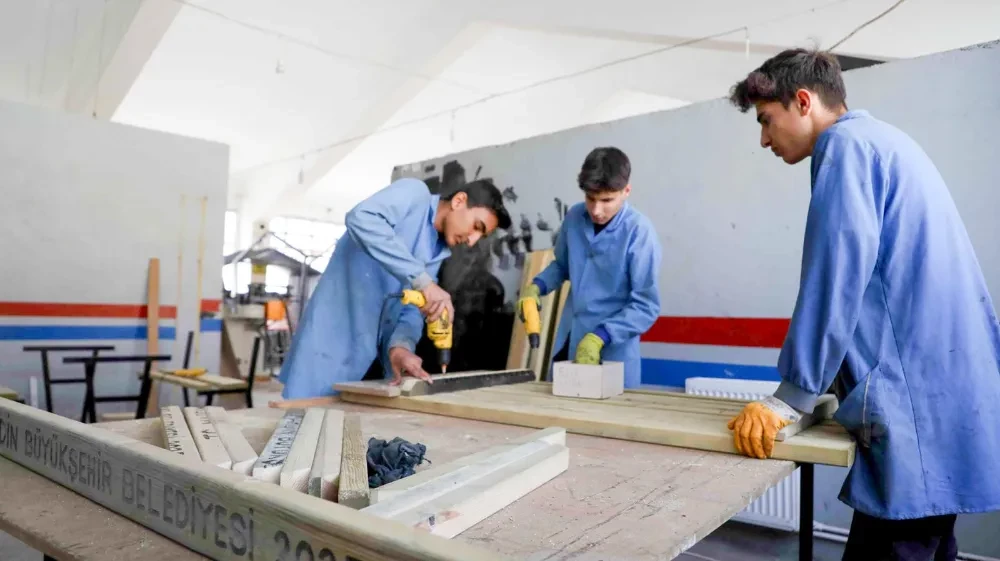 Mardin Büyükşehir Belediyesinden Mesleki Eğitime Büyük Destek