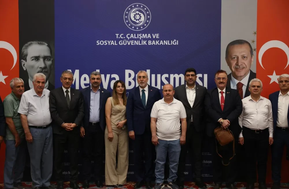 Bakan Işıkhan, Yerel Basın İle Bir Araya Geldi