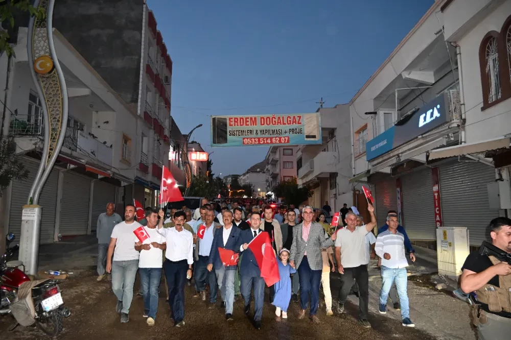 DERİK te Bayrak Yürüyüşü  yapıldı 