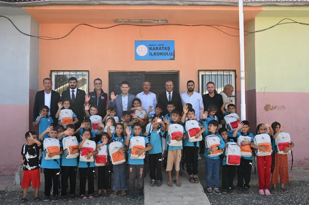 Şule Yüksel Şenler Vakfı’ndan Derik’li Öğrencilere Destek